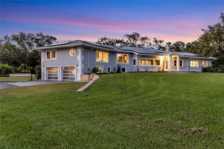 3425 W Forest Lake Cir, Sarasota, FL 34232