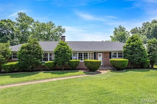 8800 Crest Oak Ln, Saint Louis, MO 63126