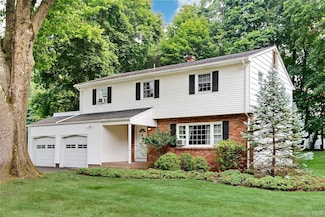 12 Provost Dr, Airmont, NY 10901