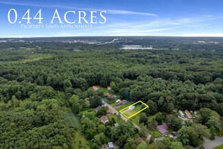 12 Armour Dr, Kittery, ME 03904