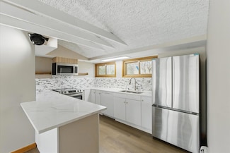 1625 W Green Tree Rd, Milwaukee, WI 53209