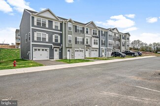 62 Cadbury Dr, Red Lion, PA 17356