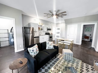 638 W Elmira St Unit 2, San Antonio, TX 78212