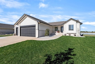 780 E Sunset Cir, Goddard, KS 67052