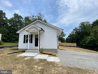 12171 Tennis Ln, Ruther Glen, VA 22546