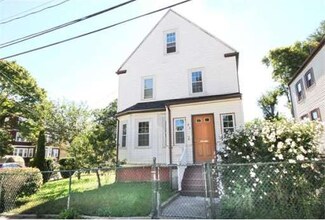 82 Maxwell St, Dorchester Center, MA 02124