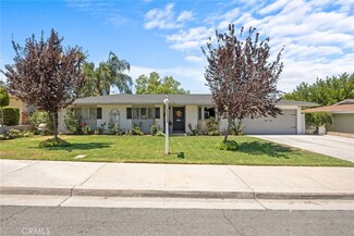 221 Phlox Ave, Redlands, CA 92373