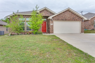 149 Wilson Cliff Dr, White Settlement, TX 76108