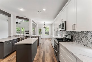 2 Granite Path Place, Spring, TX 77389