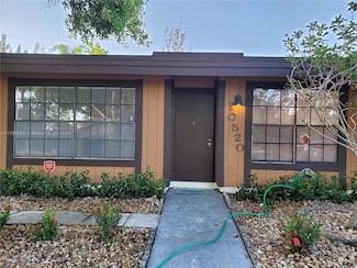 10520 Buttonwood Ave, Pembroke Pines, FL 33026