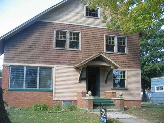 619 N Poplar St, Fostoria, OH 44830