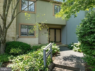 1718 Woodledge Cir, State College, PA 16803