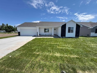 403 W Wind River Dr, Shelley, ID 83274