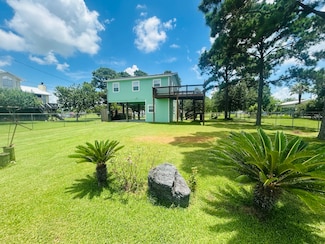 1025 14th St, San Leon, TX 77539