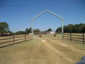 3710 State Hwy 7 W, Crockett, TX 75835