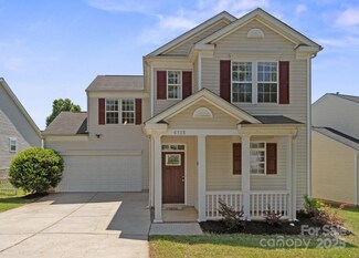 6135 Raisin Tree Ln, Charlotte, NC 28215