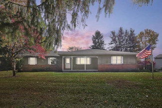 94 Glenn Dr SW, Pataskala, OH 43062