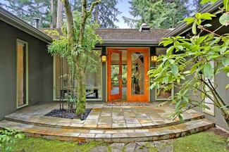 4245 91st Ave SE, Mercer Island, WA 98040