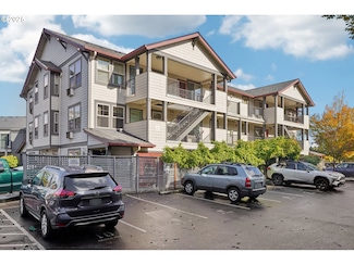737 NE 99th Ave Unit 15, Portland, OR 97220