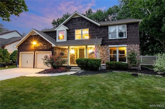 7 Shalamar Ct, Getzville, NY 14068
