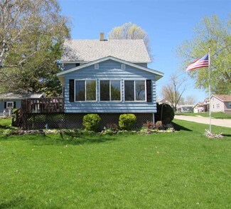 509 E Oak St, Lancaster, WI 53813