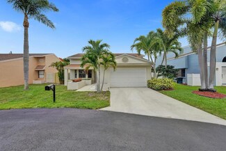 11 Kyle Way, Boynton Beach, FL 33426