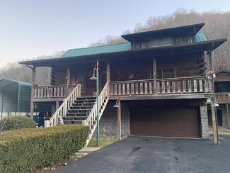1022 Buffalo Creek Rd, Williamson, WV 25661