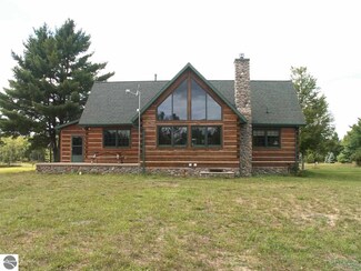 2825 S Weldon Rd, Thompsonville, MI 49683