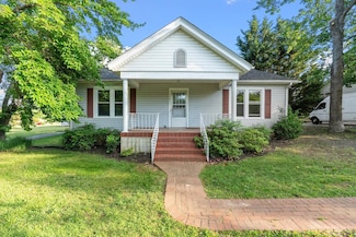 507 Henry St, Gretna, VA 24557
