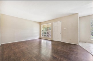 119 Lazy Ln, Sealy, TX 77474
