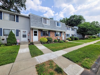 40 Heritage Woods Unit 40, Wallingford, CT 06492