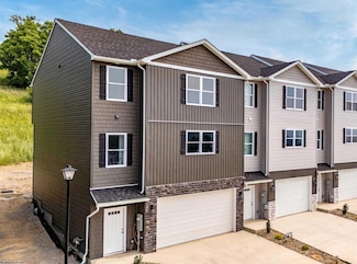 272 Red Oak Ln, Westover, WV 26501