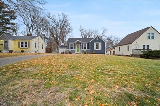 1063 66th St, Windsor Heights, IA 50324