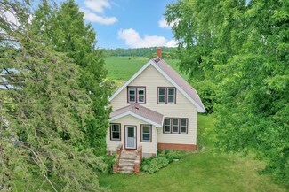34401 Oasis Rd, Lindstrom, MN 55045