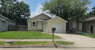 11919 Kingslake Forest Dr, Houston, TX 77044