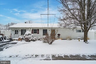 50 Incurve Rd, Levittown, PA 19057
