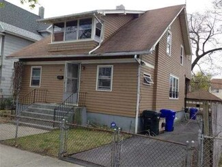 38 Sycamore St, Springfield, MA 01109