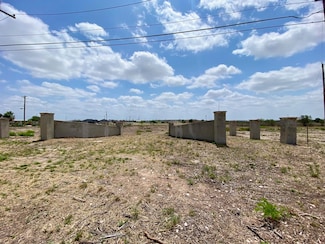 313 Kenwood Ave, Del Rio, TX 78840