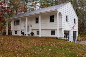 24 Hampton Falls Rd, Exeter, NH 03833
