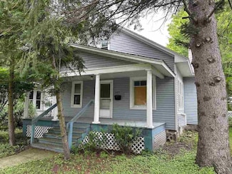 603 State St, Charlevoix, MI 49720