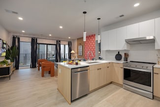 635 7th Ave S Unit 402, Nashville, TN 37203