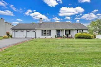 2420 Carlsbad Cir, Roanoke, VA 24012
