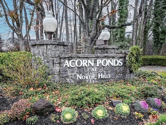 14 Acorn Ponds Dr Unit 258, Roslyn, NY 11576