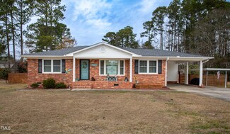 1104 Merry St, Dunn, NC 28334