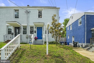 5449 B St SE, Washington, DC 20019