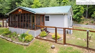 5928 Sheets Gap Rd, Millers Creek, NC 28651