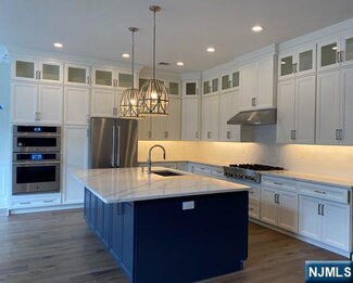 87 Woodmont Cir, River Vale, NJ 07675
