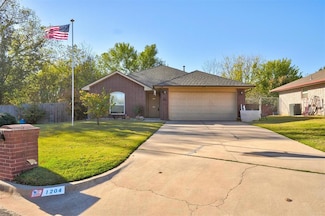 1204 N 4th St, Noble, OK 73068