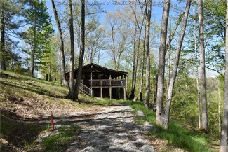 1193 Destiny Rd, Leon, WV 25123