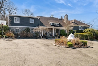 123 Barrett Rd, Lawrence, NY 11559